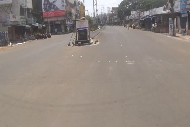 Curfew imposed in Imphal West district till May 17 Curfew in Imphal COVID-19 cases in Manipur മണിപ്പൂരുലെ കോവിഡ് കേസുകൾ ഇംഫാലിൽ 144 പ്രഖ്യാപിച്ചു