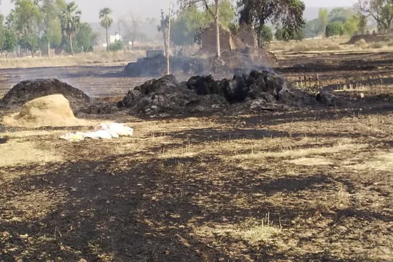 lot of loss due to a fire in the fields  in Kaimur