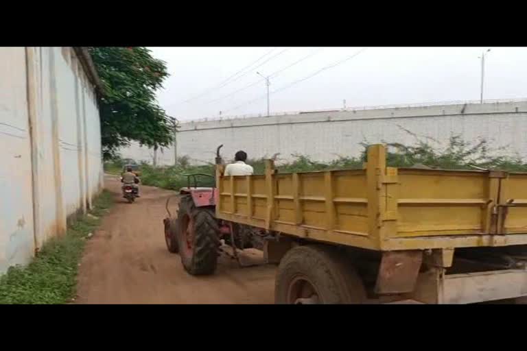 illegal sand theft and tractor seized in Tirupattur