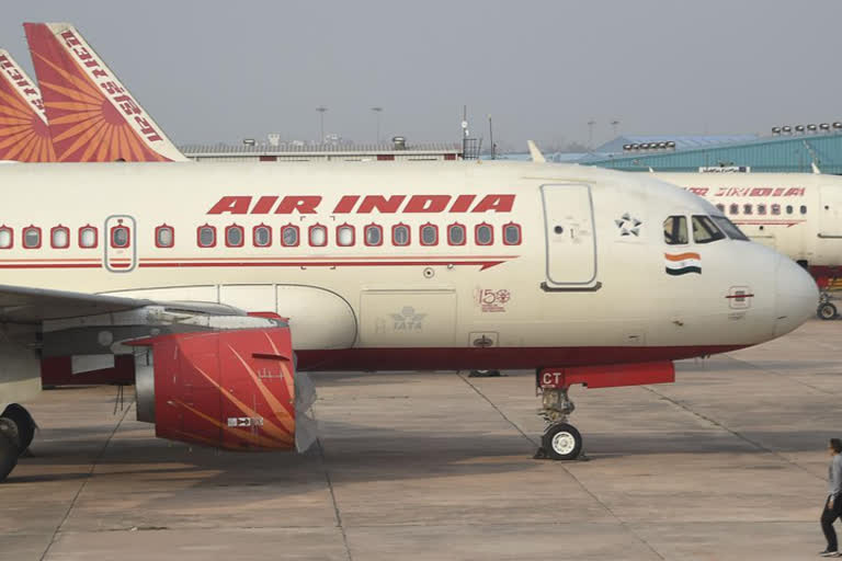 air-india-flight-with-256-passenger-from-uk-lands-in-delhi