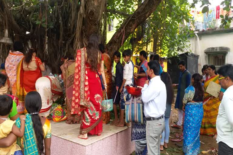 Crowd at Rampurhut sasthitala on the occasion of Jamai Sasthi