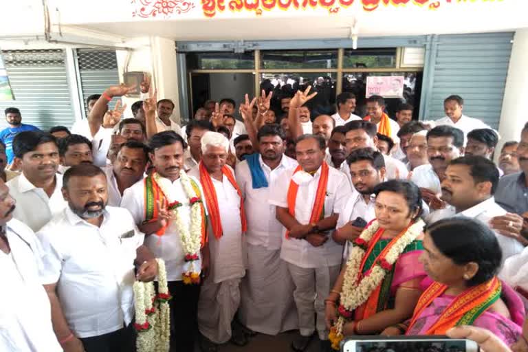 Gangavati apmc prasident election 