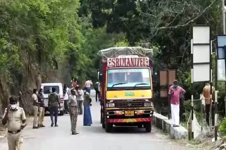 வெளிமாவ‌ட்ட‌ங்களில் இருந்து வ‌ரும் ப‌ய‌ணிக‌ளை  முக‌ப்பு பகுதிகளிலேயே ப‌ரிசோத‌னை செய்து அனும‌திக்க‌ கோரிக்கை