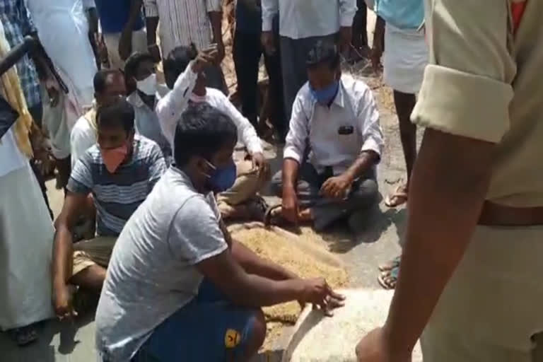 Formers protest in natrayanpet district 