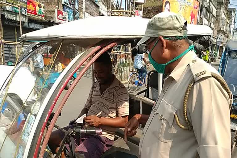 Toto drivers allegedly detained as they are not wearing mask 