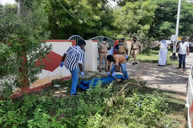 ரயில் நிலையம் அருகே பெண் தீக்குளித்து தற்கொலை -காவல்துறை விசாரணை