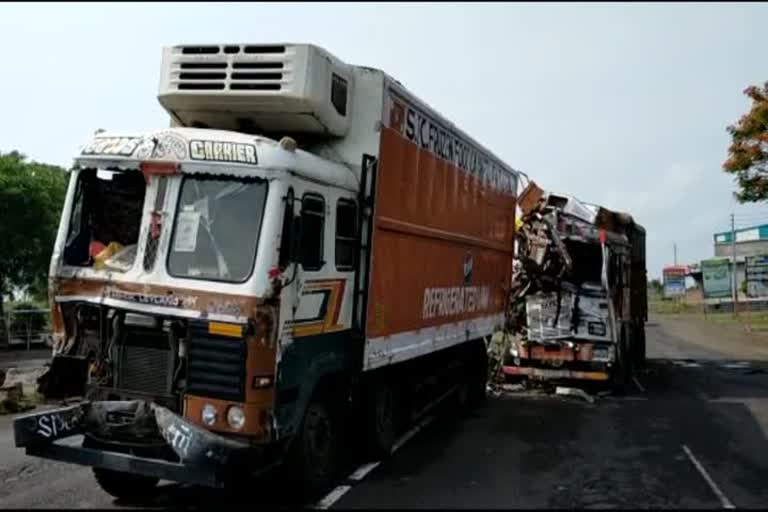 Truck accident manmad