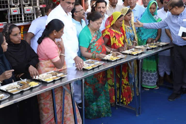 Amma canteens to resume free food for needy during 12-day lockdown phase in Tamil Nadu.