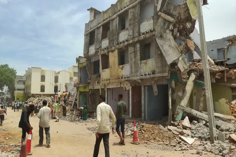 yadadri anjanapuri colony people protest 