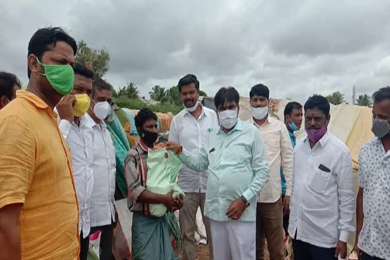  R. Shankar decided to donate food kit to 50 thousand poor families in Ranebennur