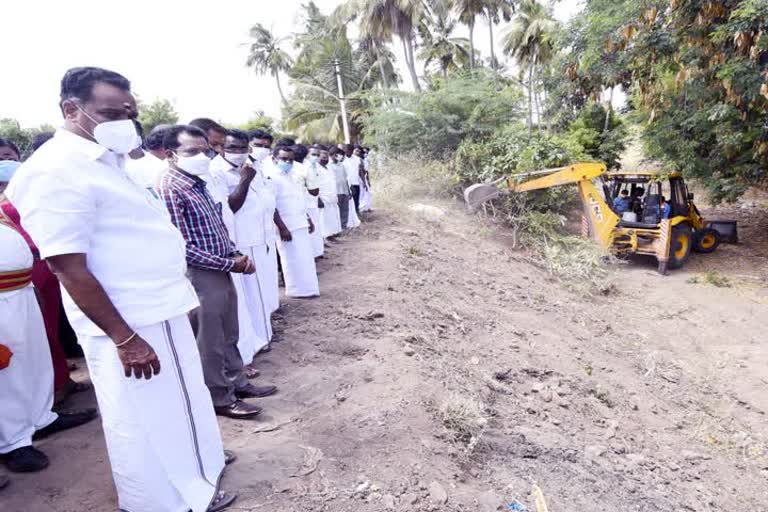 Minister MR Wijayabaskar who initiated Drainage Works In Karur