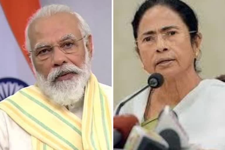 संपादित-डावीकडे पंतप्रधान नरेंद्र मोदी, उजवीकडे ममता बॅनर्जी