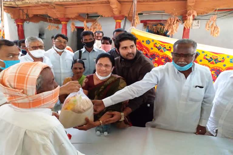 Groceries distribution in sangat Eddy district