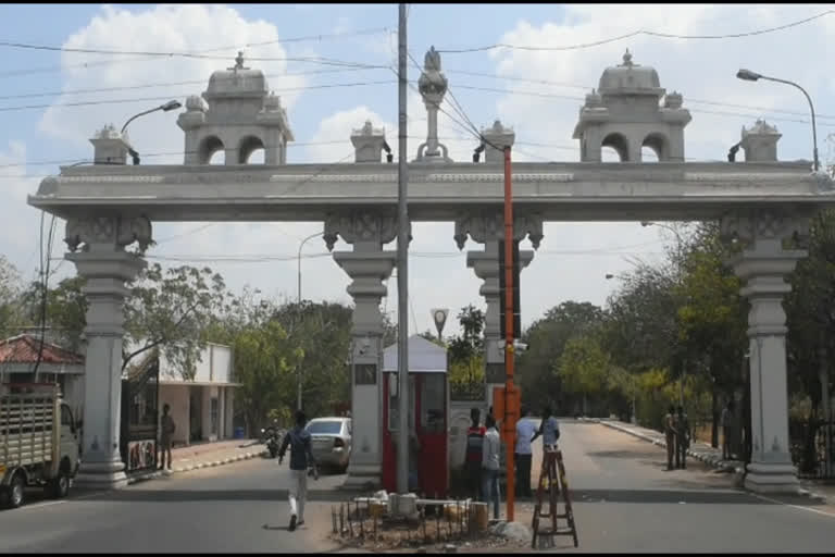 சென்னை உயர் நீதிமன்ற மதுரைக் கிளை