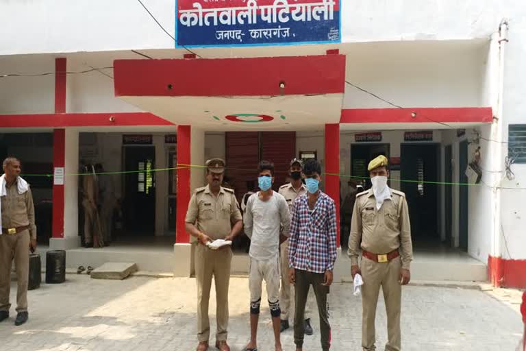 पुलिस की गिरफ्त में गैंगस्टर