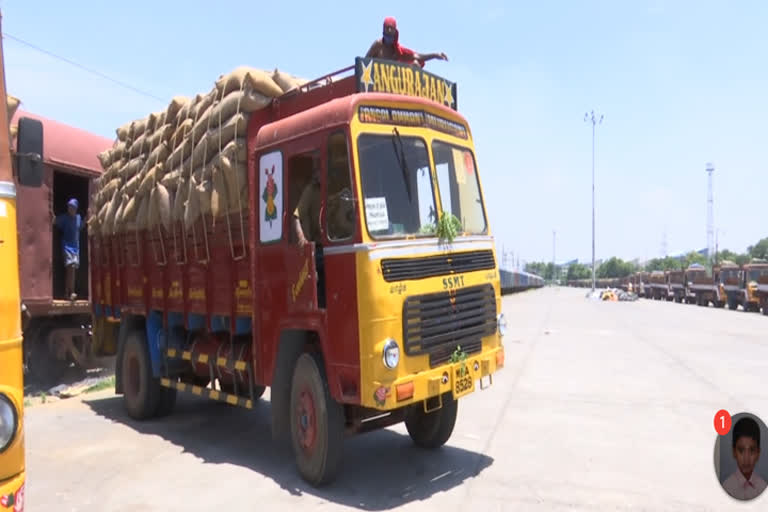 Thousands tons of rice bundles arrived in Erode for free ration distribution 