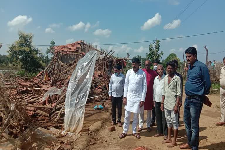 Pradeep Jaiswal visited flood affected areas