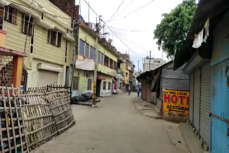 Dalkhola market area closed to fight corona infection