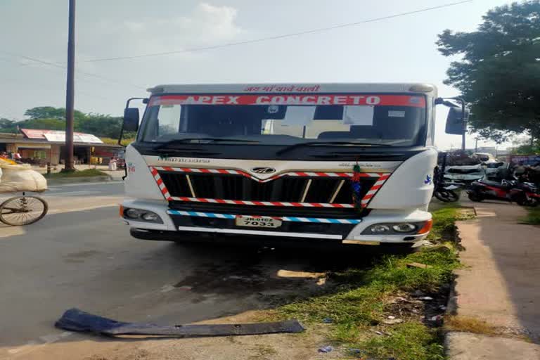 one people died in road accident in ranchi