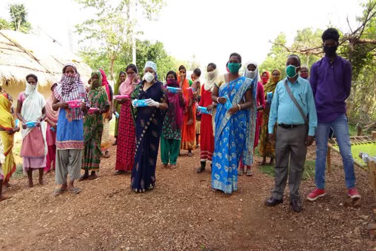 Distribution of sanitary pads