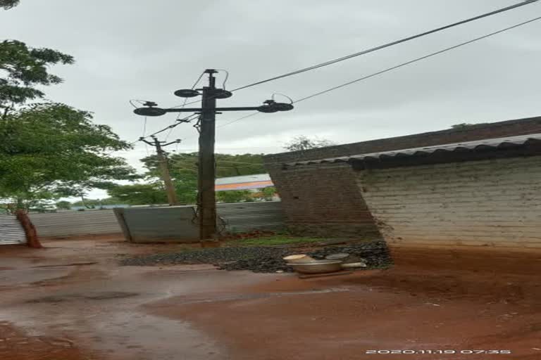 தேங்கி நிற்கும் மழை நீரால் தொற்றுநோய் பரவும் அபாயம் - நடவடிக்கை எடுக்குமா நிர்வாகம்?