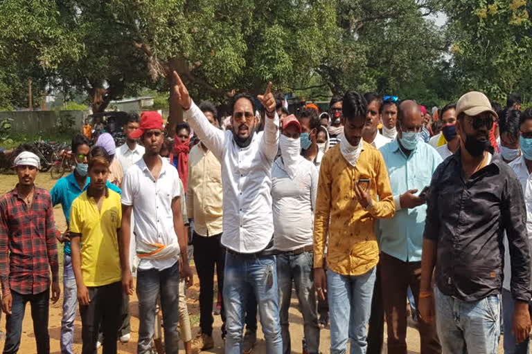 Villagers Protest against illegal sand mining 