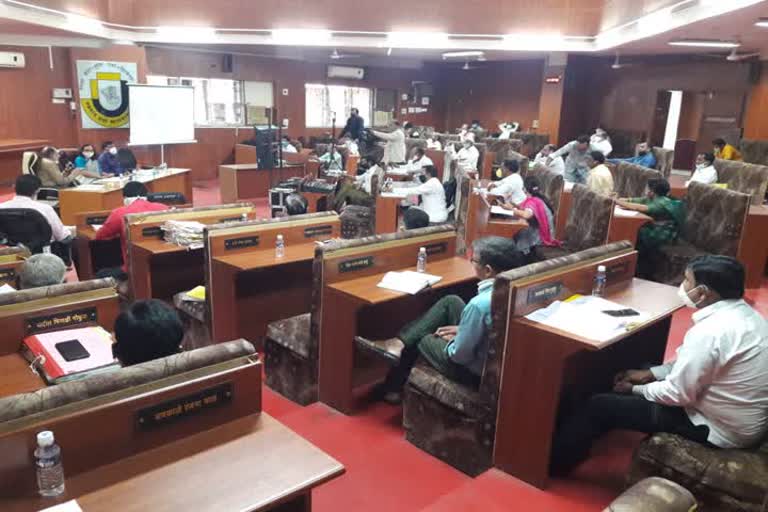 dispute in jalgaon municipal standing committee meeting for various subject