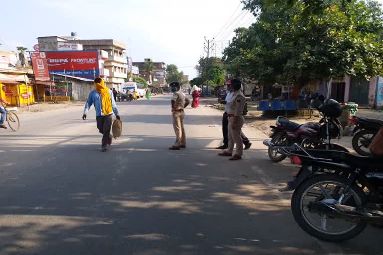 Police and district administration are strict about the lockout in Saran