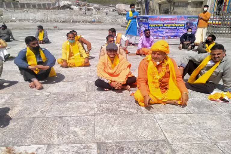 kedarnath temple ban on protest