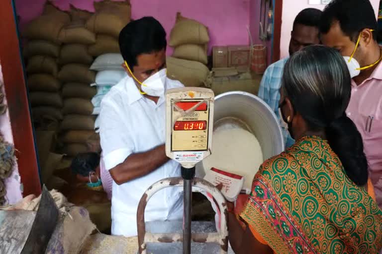 Food Minister R Kamaraj inspected ration shop