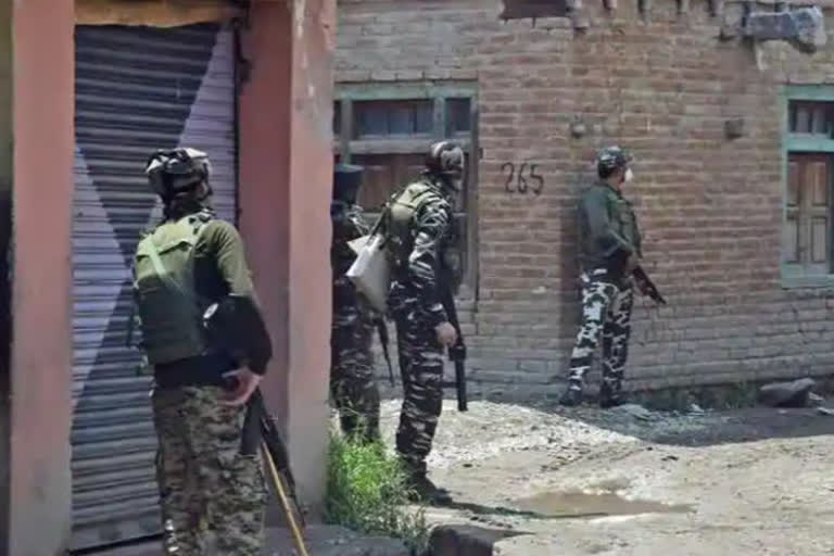 Militants arrested by army Jammu kashmir terrorism Terrorist