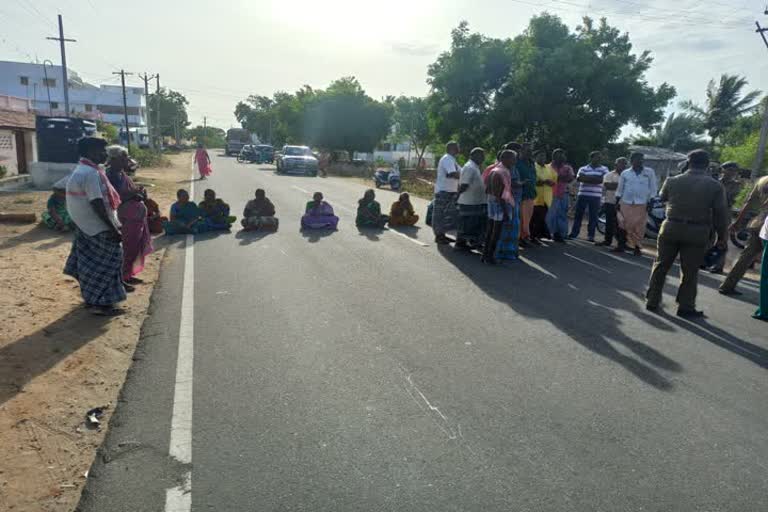 Civilians involved in road blockade without permission