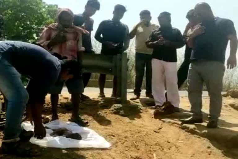 Body of newborn child found under hathiya bridge in Jamui