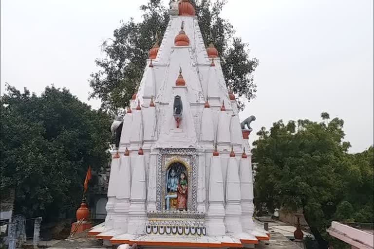 ahoi ashtami celebrated in mankameshwar temple of lucknow