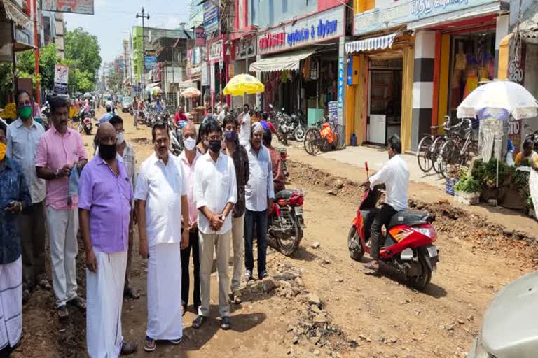 வக்கீல் மற்றும் வணிகர்களிடம் பாராட்டுப் பெற்ற நகராட்சி