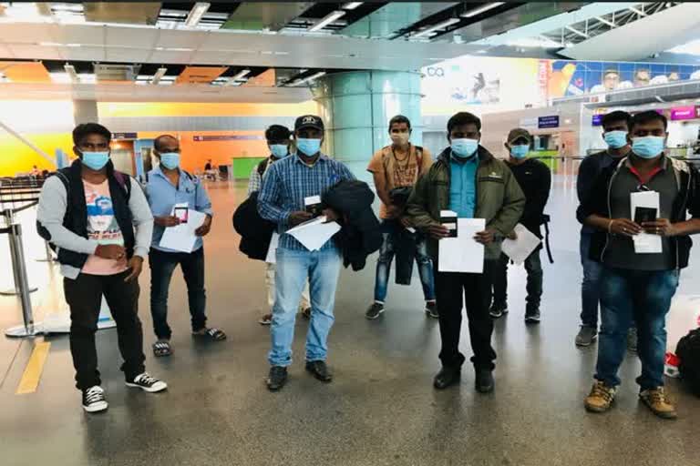 Chatter between passengers and the medical team at the airport!