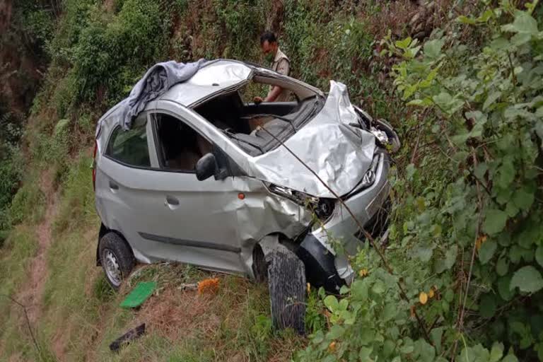 almora someshwar car accident news