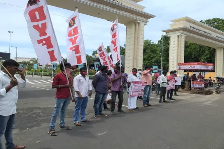 Demonstration against the privatization of the railway sector!