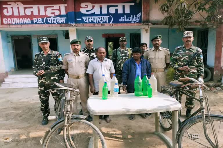 two liquor smuggler arrested in Bettiah