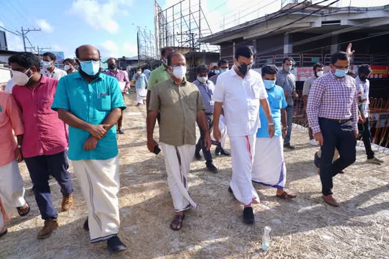 Edappal flyover PA Muhammad Riyaz PA Muhammad Riyaz assessed the construction of the Edappal flyover construction of the Edappal flyover എടപ്പാൾ മേൽപ്പാല നിർമാണം പിഎ മുഹമ്മദ് റിയാസ് പൊതുമരാമത്ത് വകുപ്പ് പൊതുമരാമത്ത് വകുപ്പ് മന്ത്രി Minister of Public Works മലപ്പുറം malappuram flyover മേൽപ്പാലം