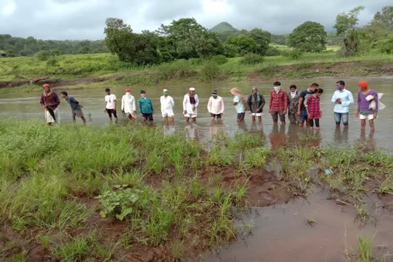 पैसा नको.. जमिनीला जमीन द्या! अन्यथा जलसमाधी