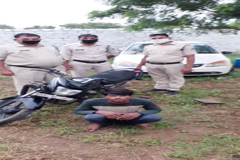 Police arrested bike thief in shivpuri