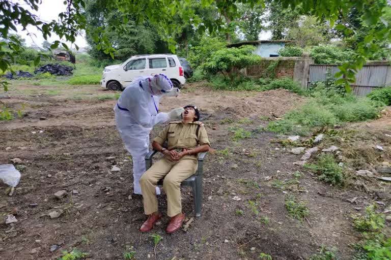 Corona test taken by others including police in Ratanpur