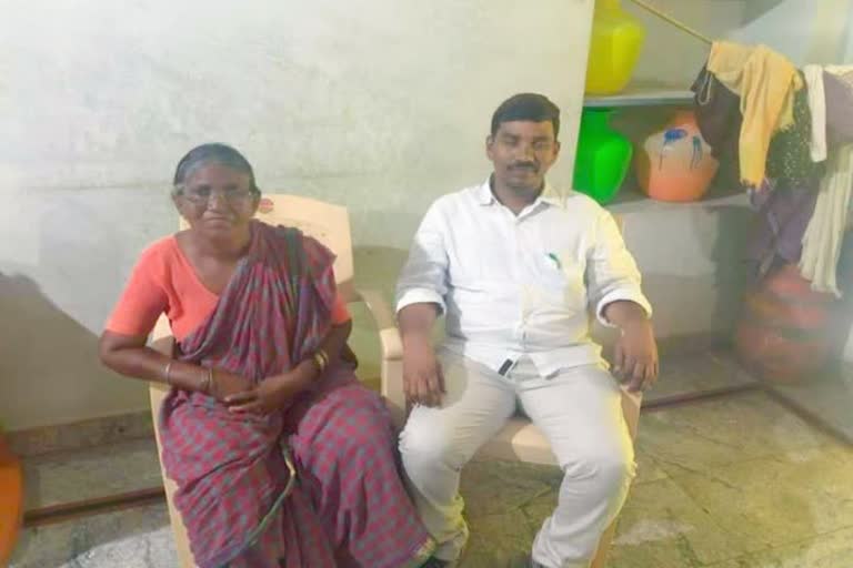 Kodumuru MLA Sudhakar's mother died.