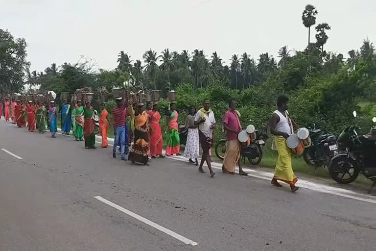 Five village people feasting at Muneeswaran temple in Tiruvannamalai