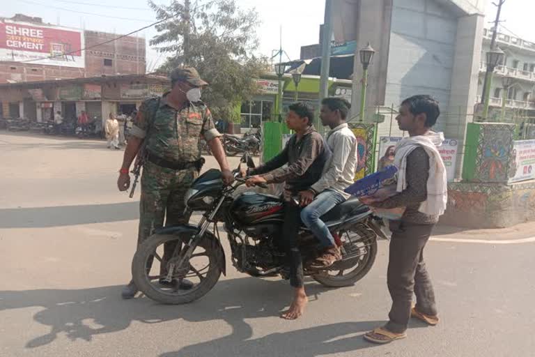 police conduct vehicle checking campaign