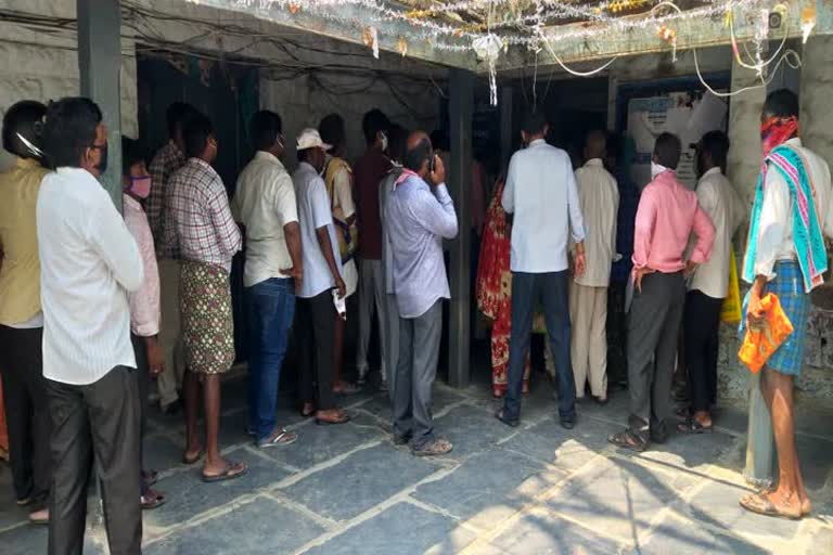  people queue for marriage   permission of MRO at adhoni 