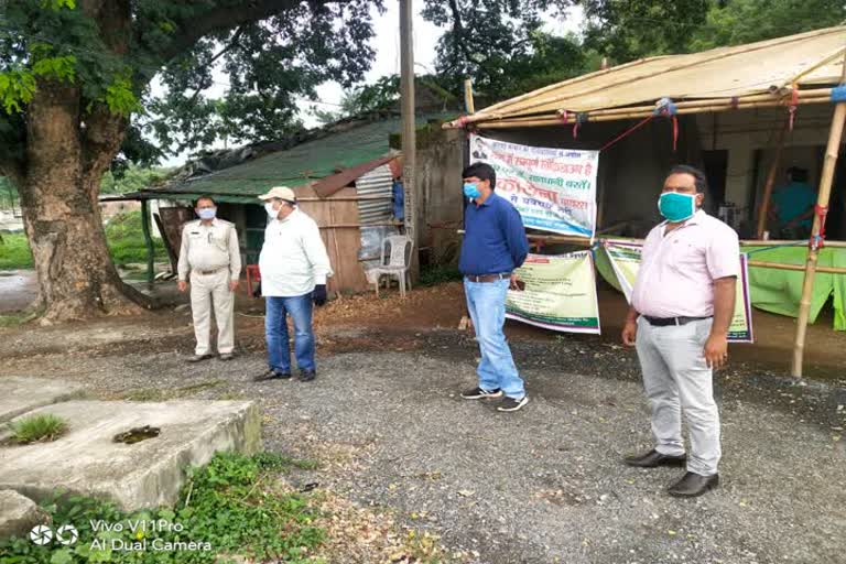 adm inspected checkpost in ghatshila