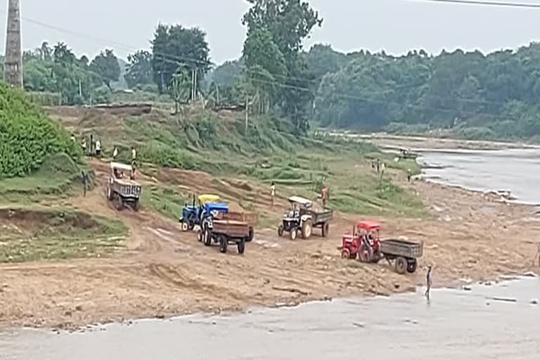 Illegal sand business in Chatra