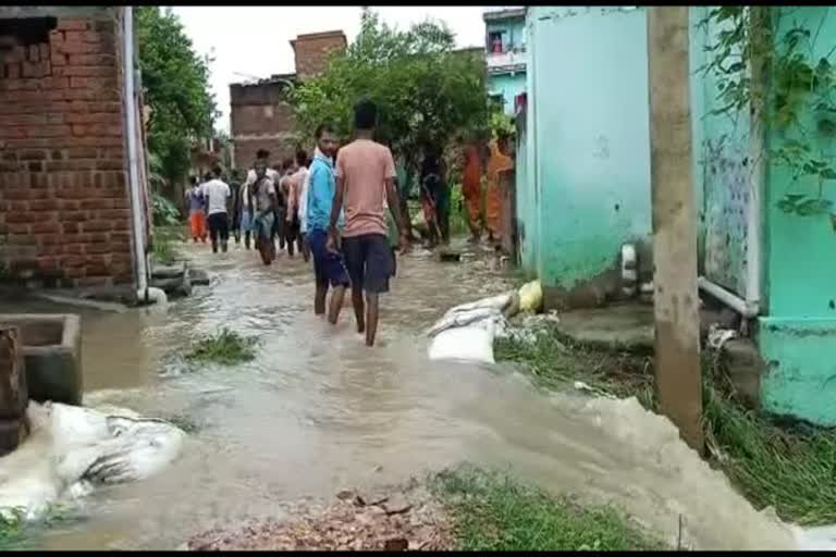 embankment breaks due to rise in water level of panchane river